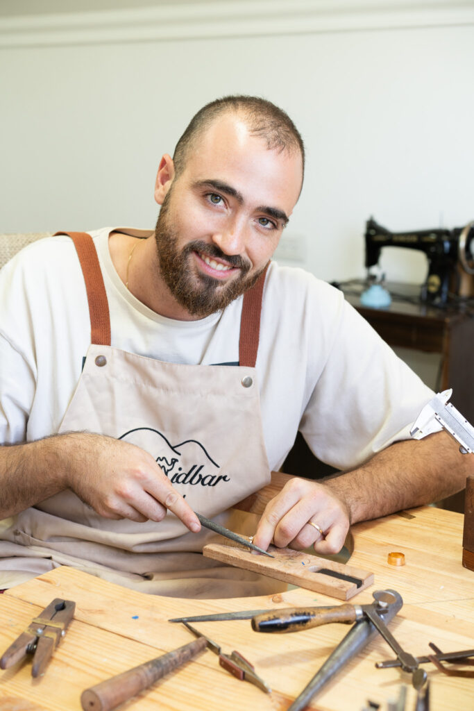 סדנת טבעות נישואין 💍סדנאות צורפות DIY ⚒ | סטודיו נווה מדבר - לצרוף בעצמכם את הטבעות באווירה אישית ומיוחדת​​